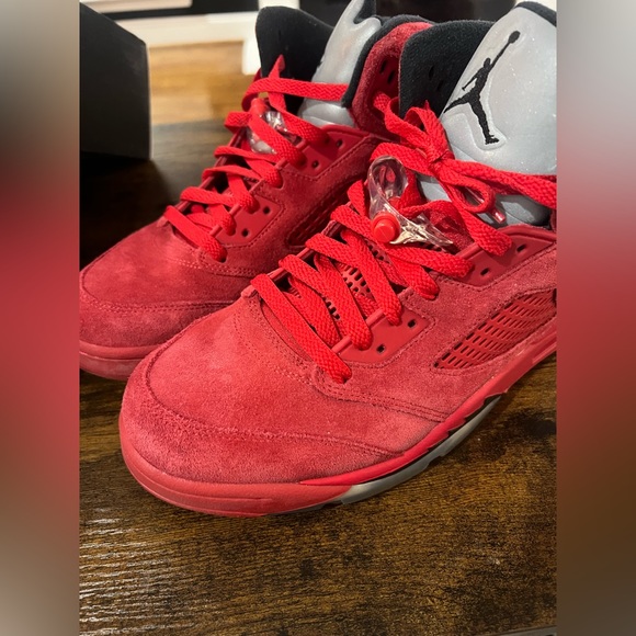 Suede Red Jordan 5’s good condition - Picture 2 of 6